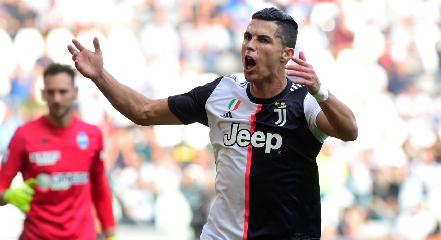 Роналдо: Обсебен съм от успехите, но не съм луд  