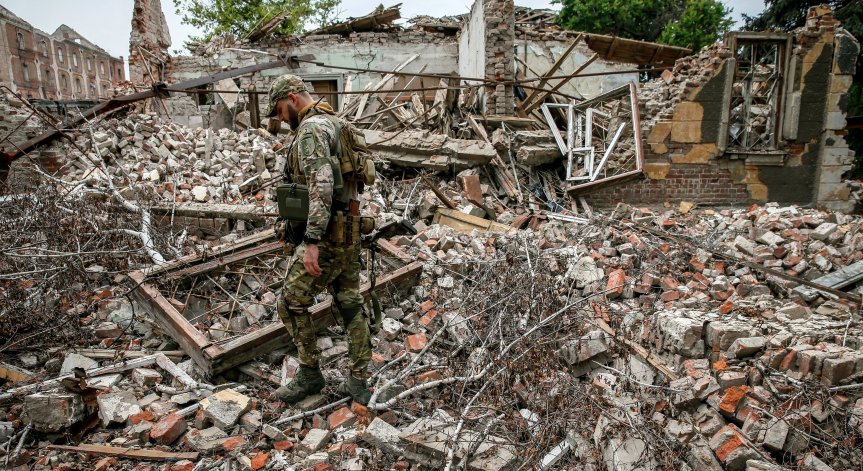 Русия прибягва до резервни фондове за войната, твърди разузнаването на Украйна
