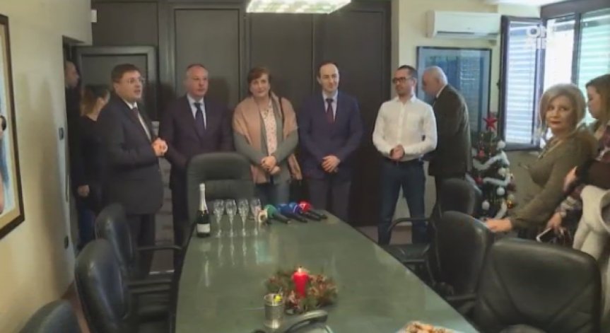 4 евродепутати грабнаха 
