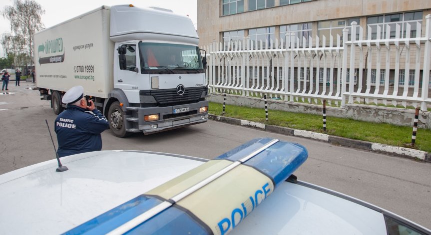 Започна транспортирането на бюлетините за евроизборите из страната