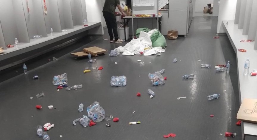 Националите ни оставили кочина след мача срещу Литва. Гонзо: Манипулация!