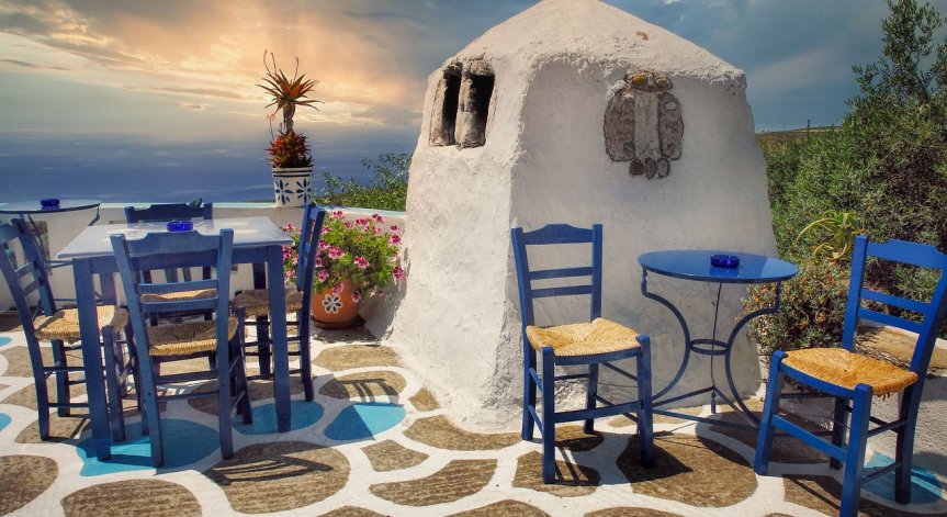 Заблуден куршум рани туристка по време на вечеря на о. Крит