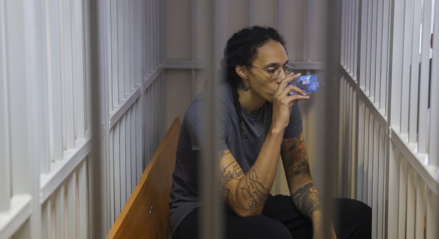 Русия вбеси САЩ - мести звездата Бритни Грайнър в наказателната колония