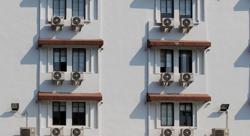 На студено: 17% от българите не отопляват жилището си, 38% - само някои стаи