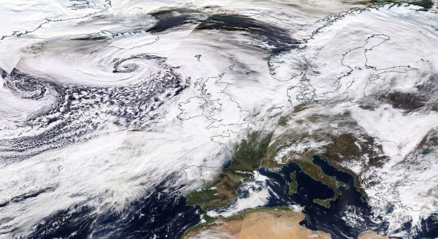 Най-мощният суперкомпютър в света ще прогнозира бури и урагани