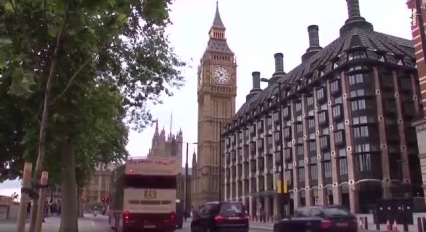 Британците се запасяват с храни и лекарства в случай на Brexit без сделка