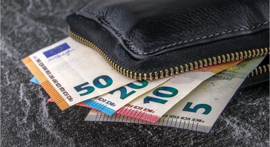 Преките инвестиции за 2020 г. възлизат на над 50% по-малко спрямо предходната