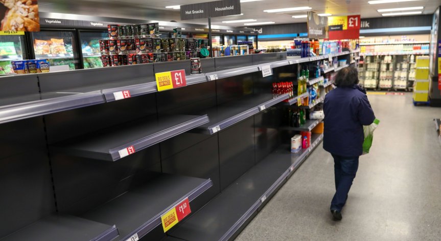 Brexit паника: Британците изкупуват храната от магазините