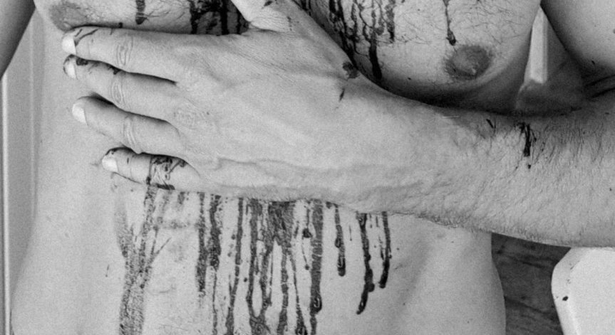 Прикрива ли полицията спасителя, окървавил френски турист на плажа?