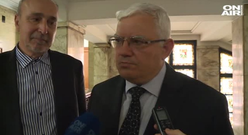 Ректорът и главният секретар на МУ бяха оправдани