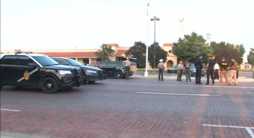 Мъж откри стрелба в библиотека в САЩ и уби двама