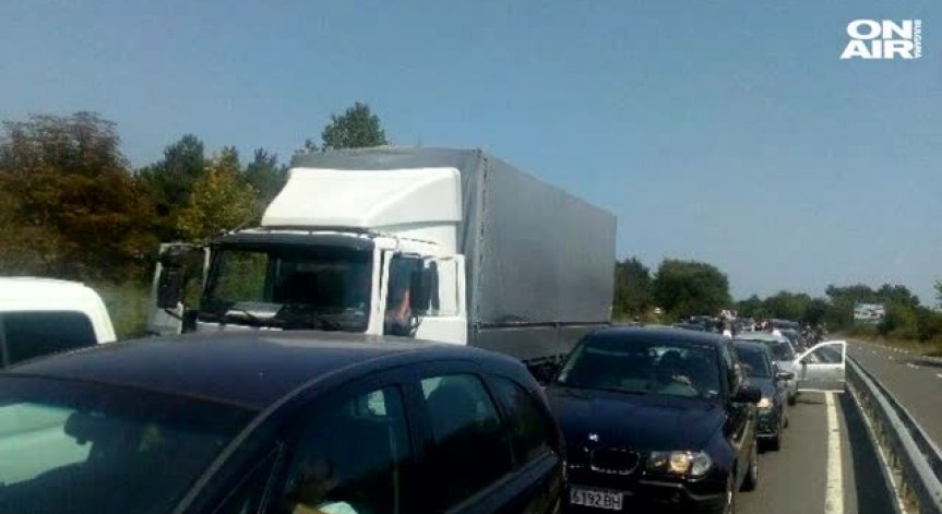 Катастрофа затвори пътя от Созопол към Бургас