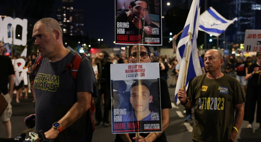 Правителството настоява всички похитени да бъдат освободени. 