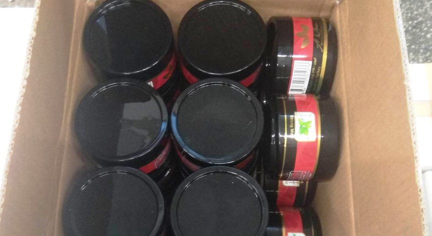 Задържаха над 100 кг нелегален тютюн за наргиле в магазин в Пазарджик