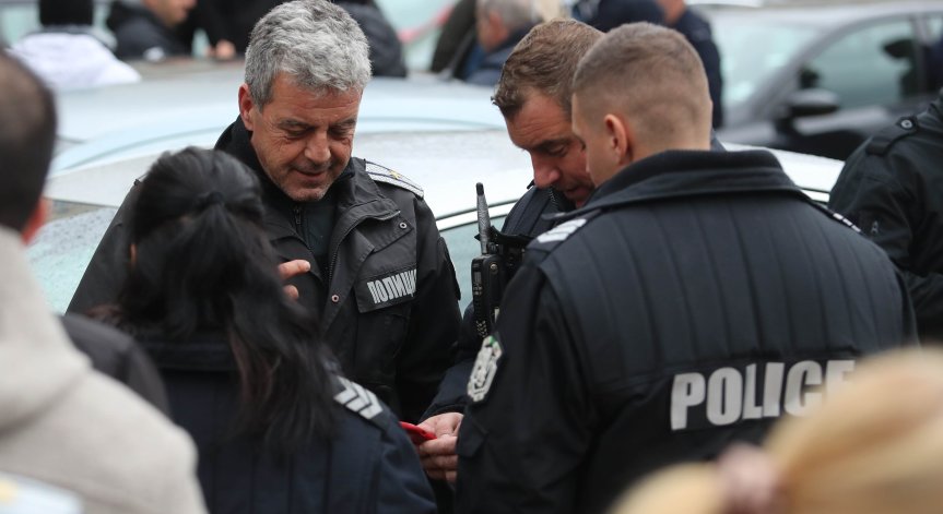 Четирима турски шофьори опитаха да подкупят полицаи на АМ 