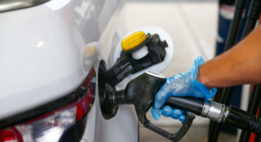 Цената на суровия петрол достигна близо триседмичен връх