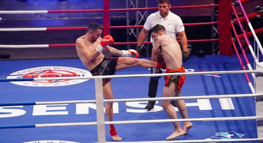 Започна бойната галавечер във Варна.