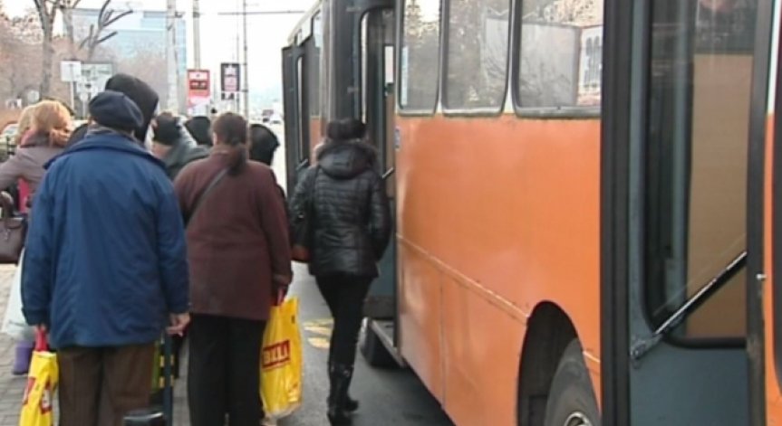 Защо контрольори взеха картата за пътуване на болен мъж?