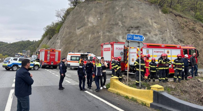 Микробусът е излетял от платното.