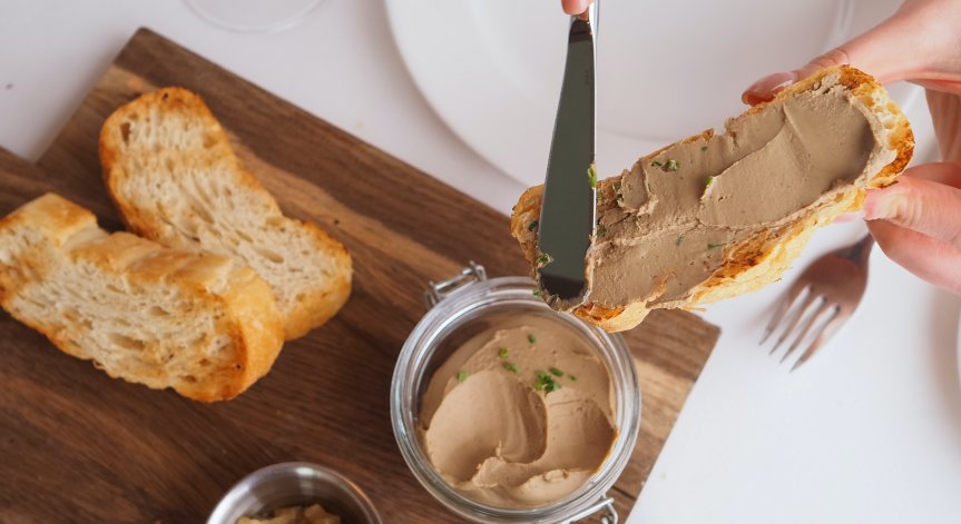 Изключително лесна рецепта за пастет от пилешки дробчета