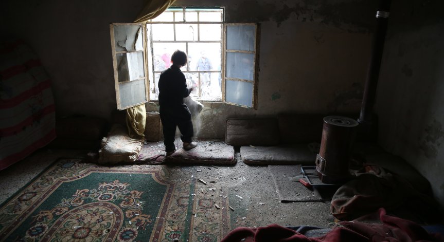 Турски въздушни удари оставиха десетки градове в Сирия без ток и вода