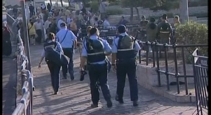 Убити и ранени при мащабна операция на израелската полиция в арабските райони на Ерусалим