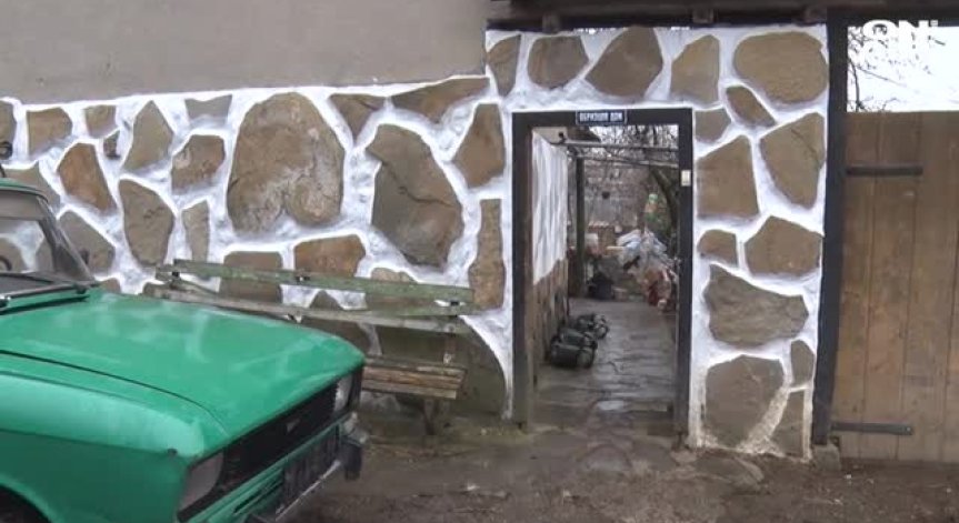 68-годишен с увреждания остана без дом: Но има ли вина?