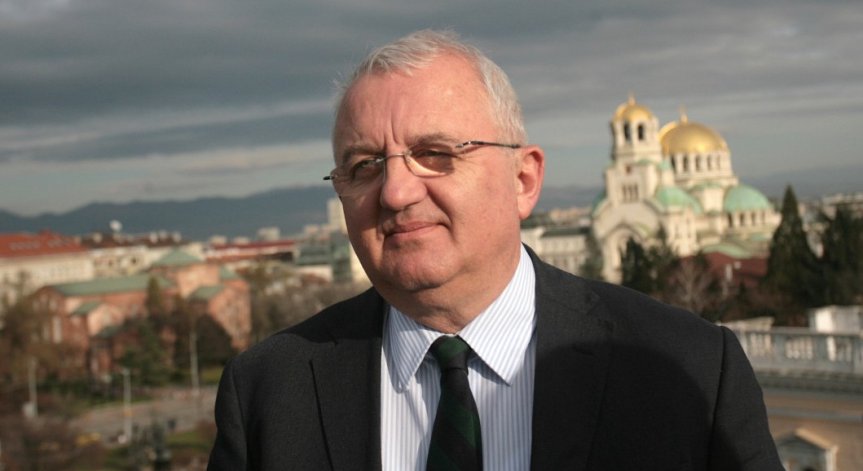 Румен Драганов: 35 евро за седалка за самолетните чартъри е резонна сума