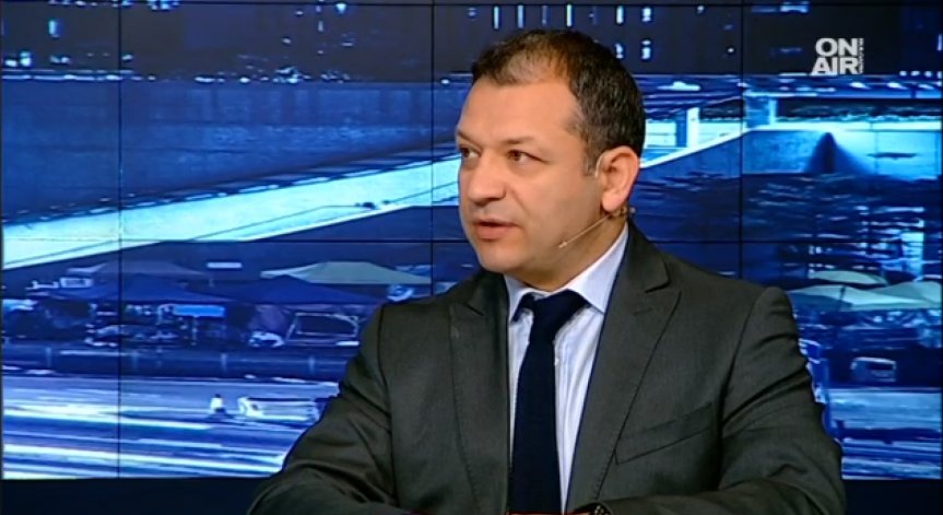 Екстремистките идеи достигат до подрастващи все по-лесно чрез интернет