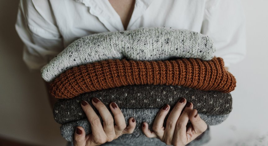 Стилни и през зимата: Какви пуловери да имаме в гардероба си? 