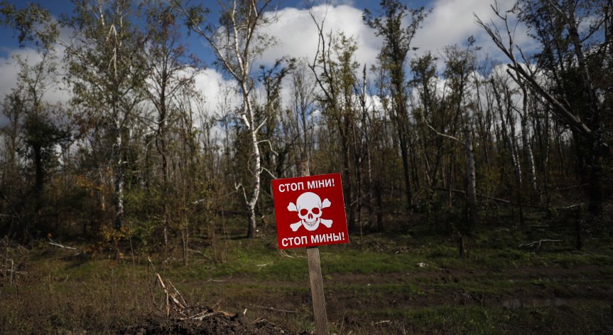 Великобритания изпраща безценна помощ на минираната Украйна
