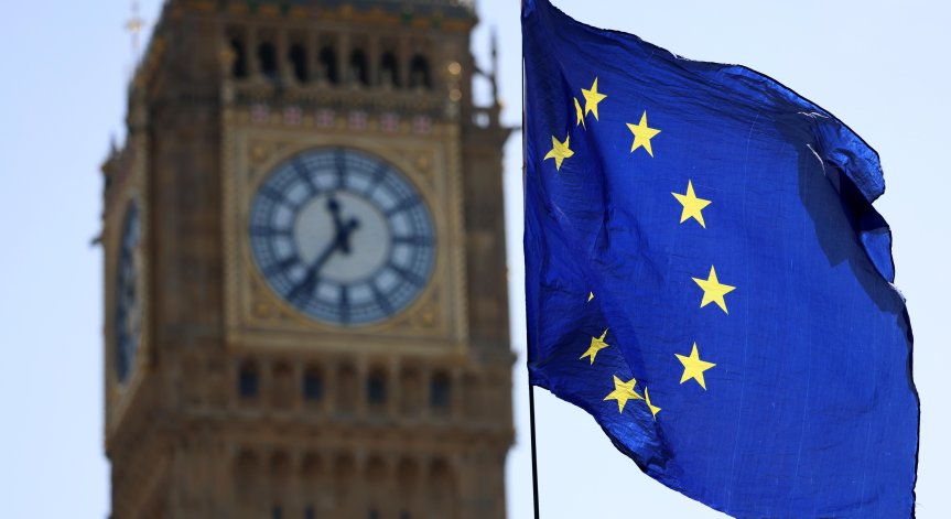 Brexit удря британската икономика два пъти по-силно от прогнозите