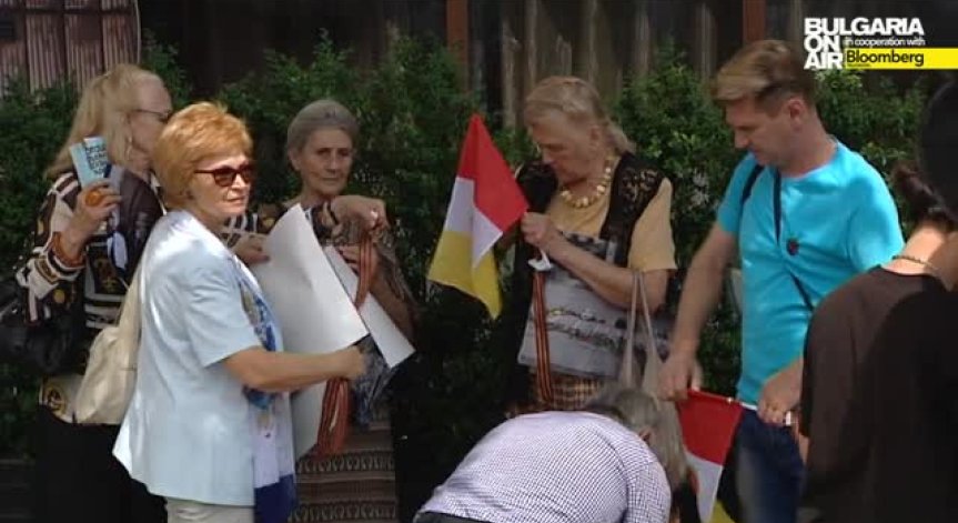 Десетки почетоха паметта на жертвите на сблъсъците в Одеса на 2 май