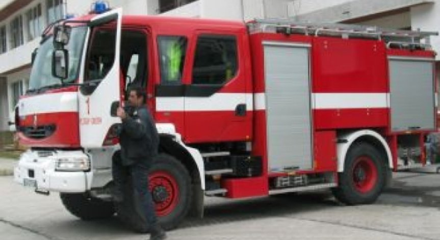 Погасен е пожарът, възникнал в склад на хранителен магазин в столицата