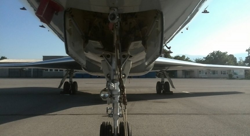 Повреда на носовия колесник е причината за принудителното кацане на Фалкона