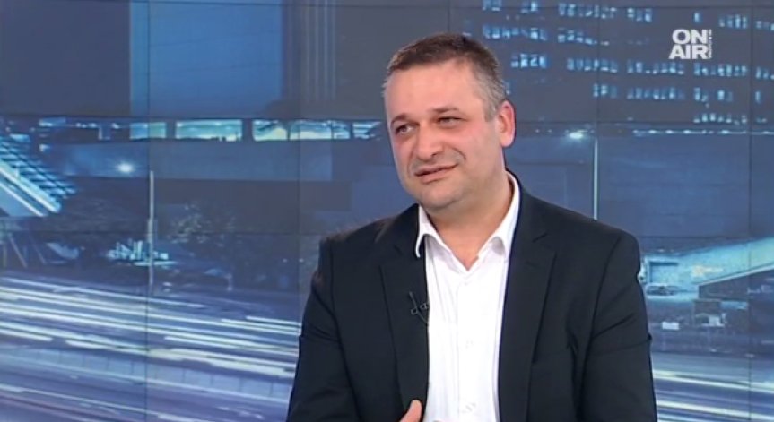 Отпадането на мораториума върху лекарствата - победа за болните. А за БСП?