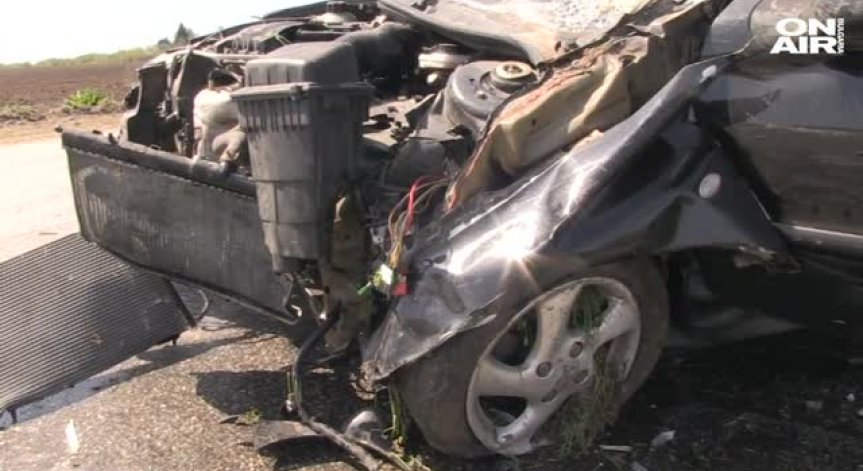 Мъж оцеля по чудо в зрелищна катастрофа, а дори не трябвало да шофира