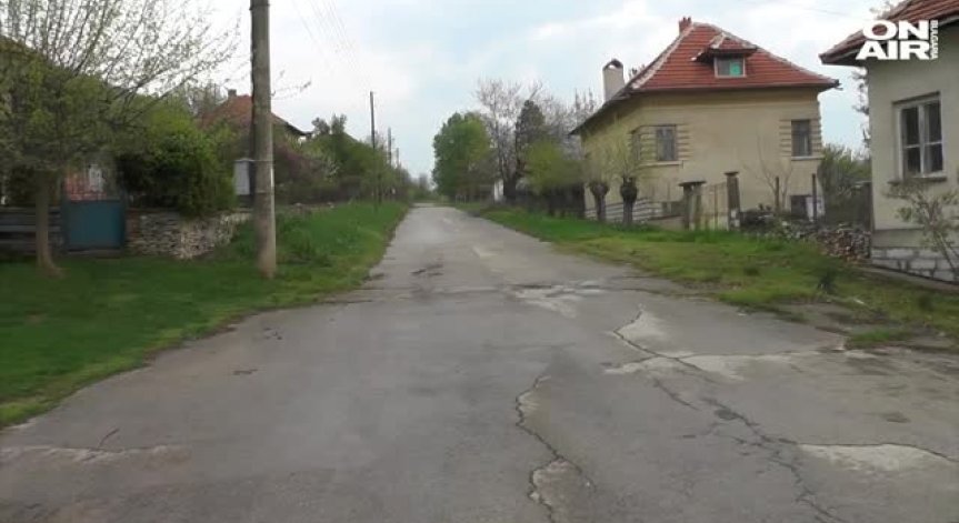 Хората от врачанското село Мало Пещене без обществен транспорт