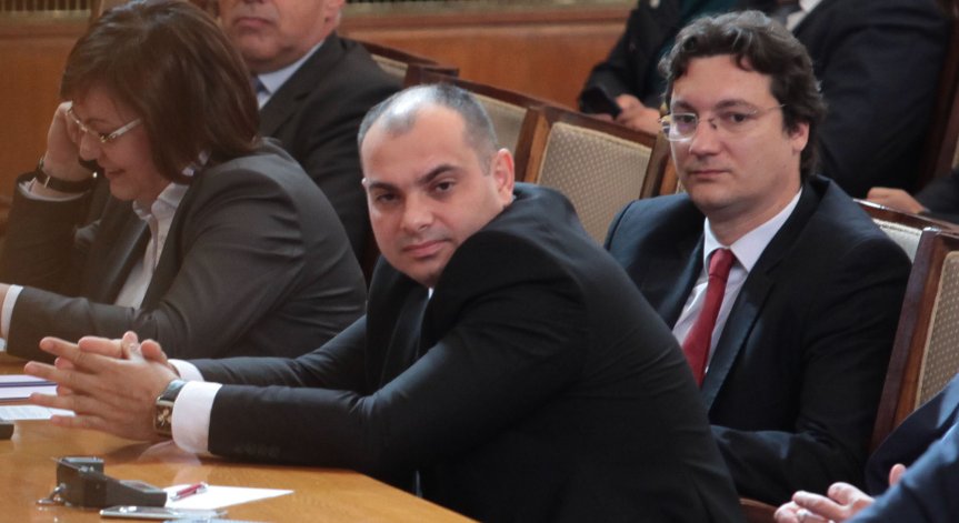 Министрите на БСП гласували против нидерландски изтребители да охраняват небето ни