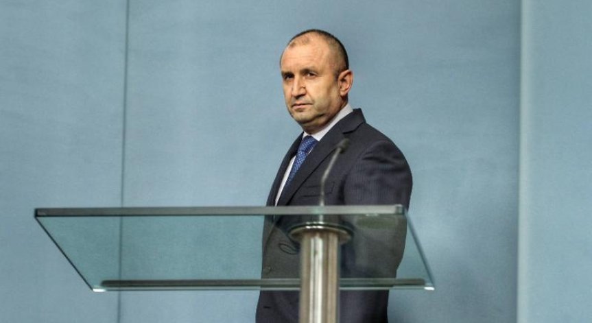 Радев: България е в готовност да евакуира пребития в Охрид Християн Пендиков
