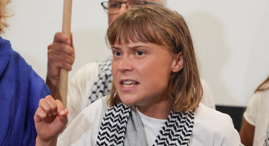 Грета Тунберг: Имаше малтретиране при задържането ни в Израел