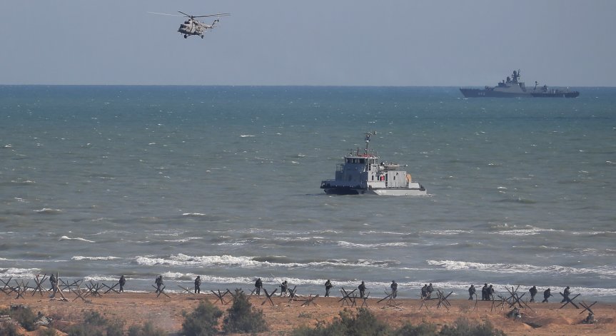 Русия изпрати 15 бойни кораба в Черно море