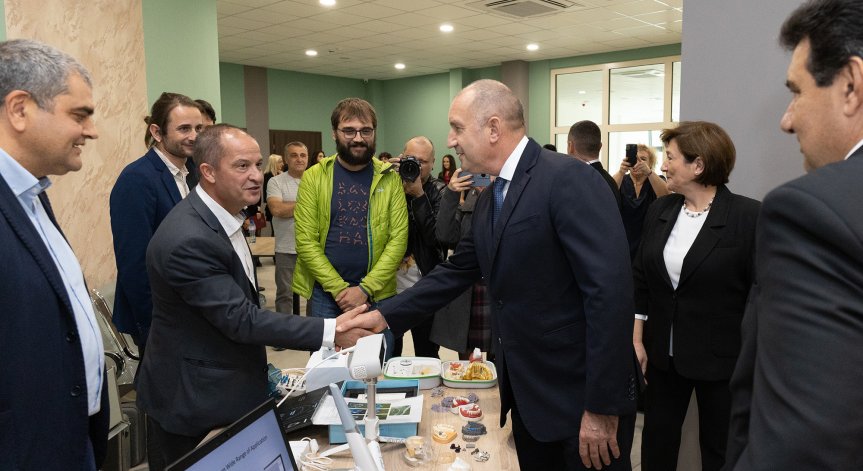 Радев: Бъдещето на здравната система е в ръцете на всеотдайните медицински студенти