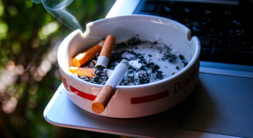 В Турция се пуши много и навсякъде, забраната е само на хартия