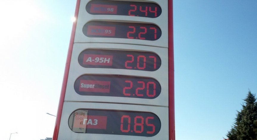 Дизелът на 2.20, търговците се презастраховат: Симов