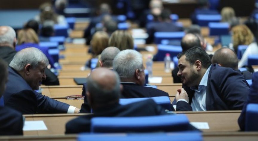 Проекторешението беше отхвърлено и при прегласуването.