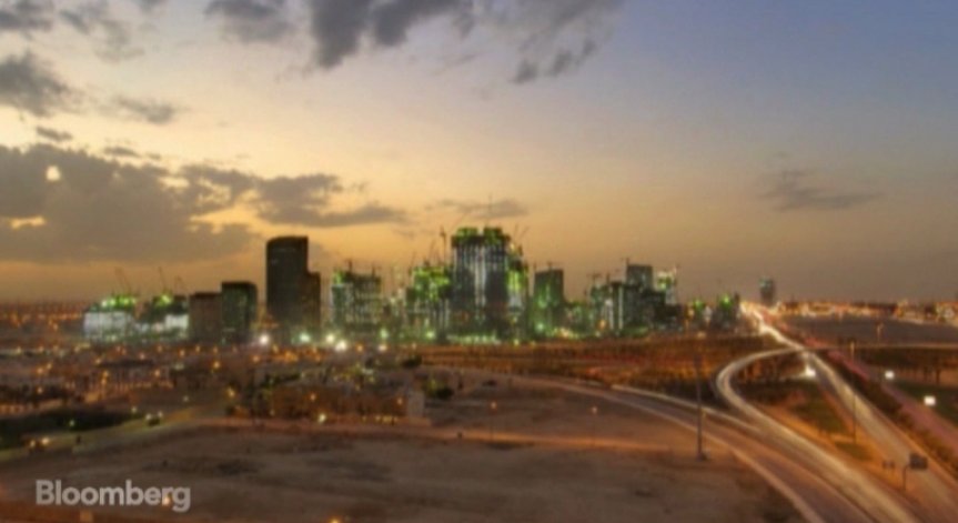 Кой печели от евтиния петрол