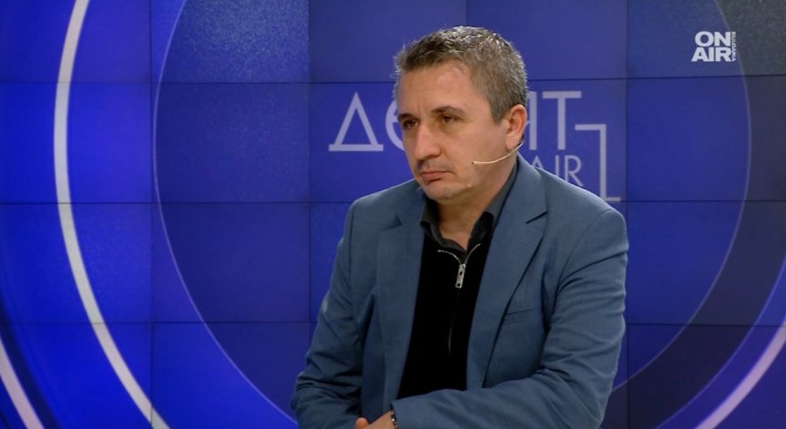 Александър Николов: Българите оцеляват - избират между тока, храната и лекарствата