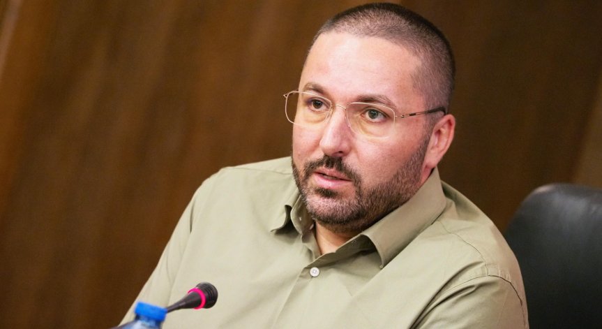 Бащата на Сияна: Пилотът Радев е по-смел от политика Радев