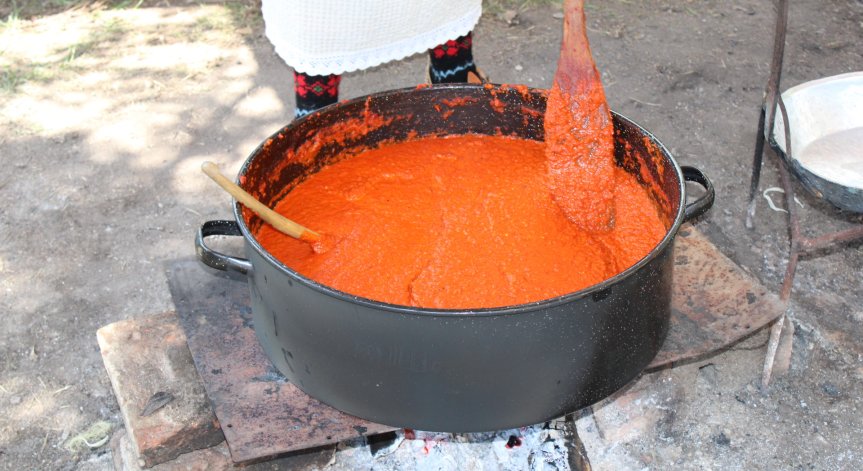 Благоевградско село организира фестивал на лютеницата 